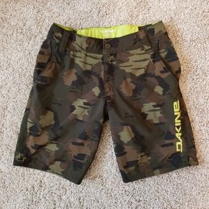 Dakine Camo Short Size: Large (9/10)